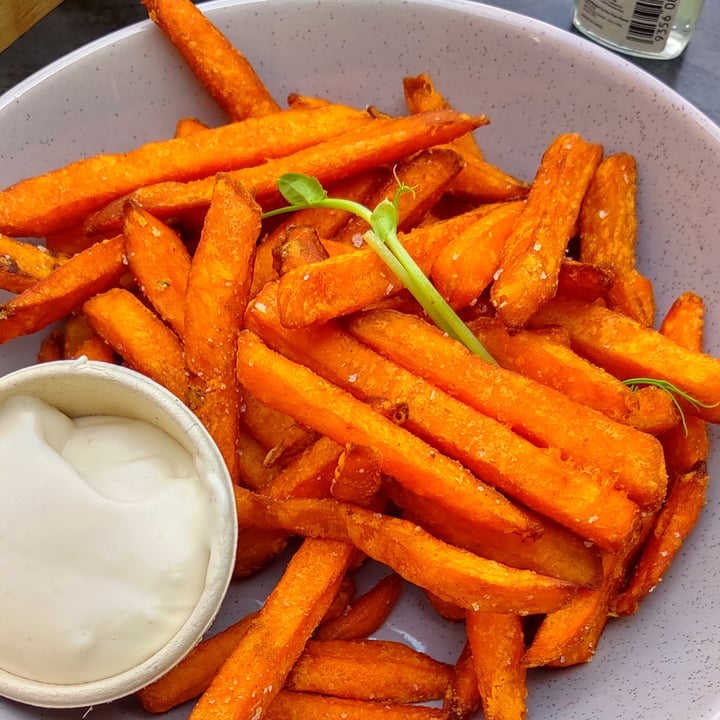 photo of The Hummingbird Plant Based Sweet Potato Chips shared by @diddleburd on  13 Mar 2022 - review