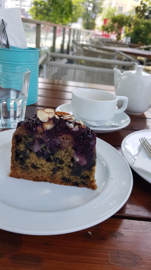 photo of Privé Asian Civilisations Museum Almond Blueberry Muffin shared by @chrispychoo on  07 Oct 2019 - review