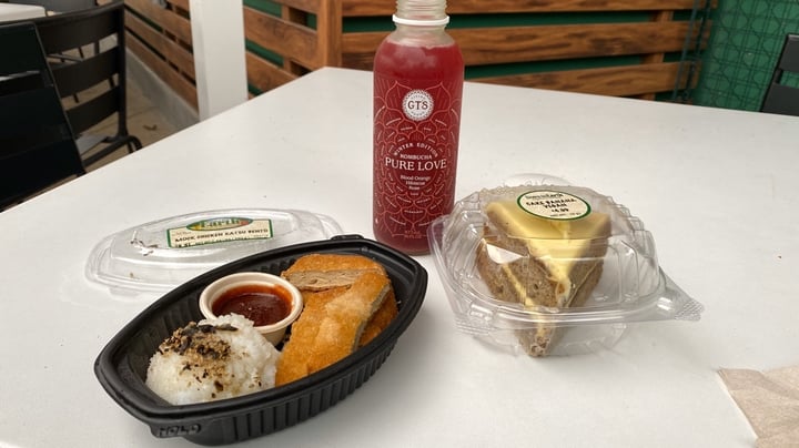 photo of Down to Earth Organic & Natural- Kailua Mock Chicken Katsu O’Bentuo shared by @johnthevegan on  01 Feb 2020 - review
