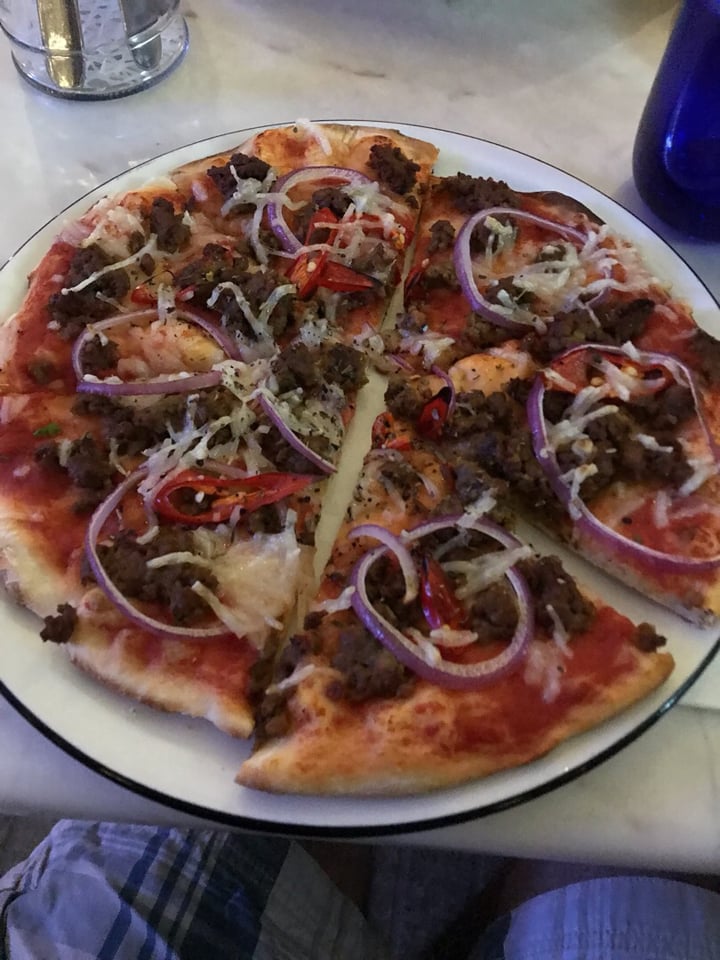 review photo of PizzaExpress Curried Beyond™ Beef Pizza shared by @vegasauras on 05 Apr 2020 - review