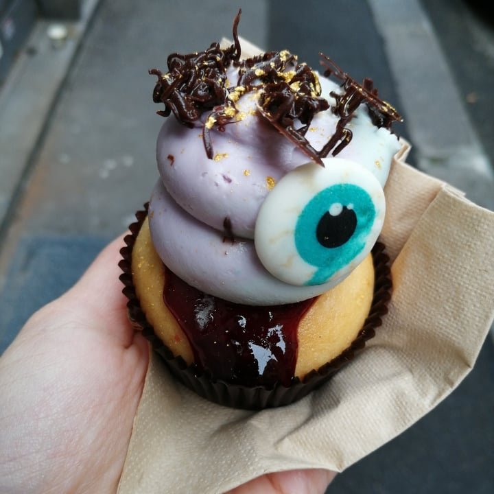 photo of Tauer Bakery Cupcake Violetta shared by @bettazara on  23 Oct 2020 - review