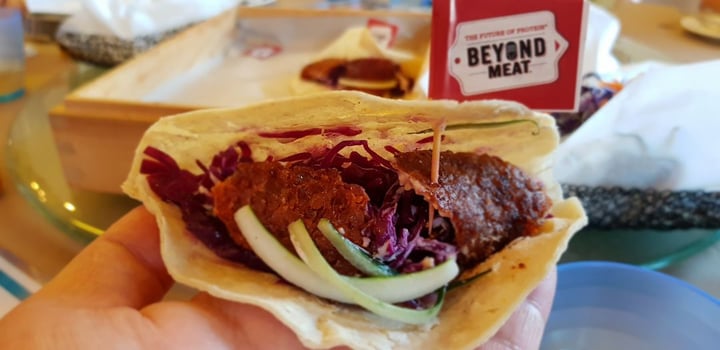 photo of Well Dressed Salad Bar Beyond Meat Asian Slaw Tacos shared by @kelvinngo on  07 Apr 2019 - review