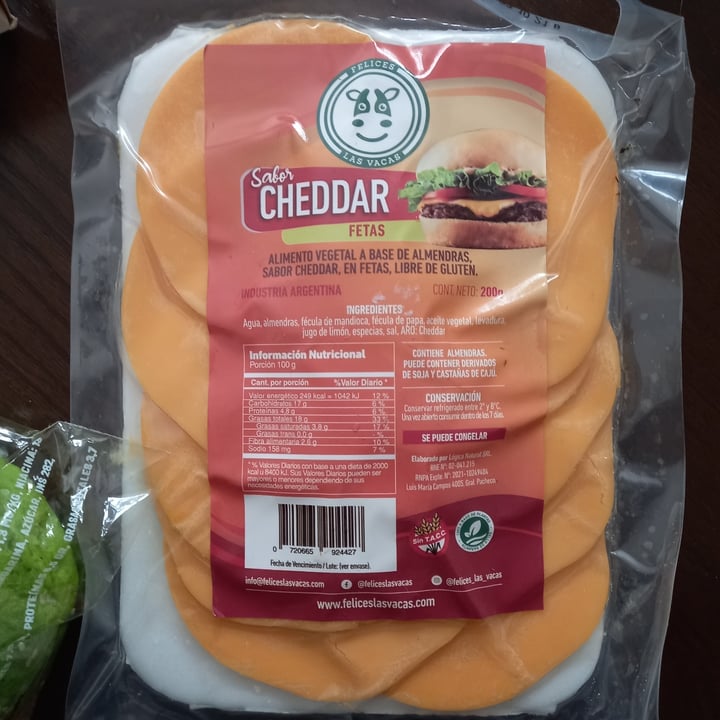 review photo of Felices Las Vacas Queso Cheddar en Fetas shared by @biancavczerniuk on 14 Sep 2021 - review