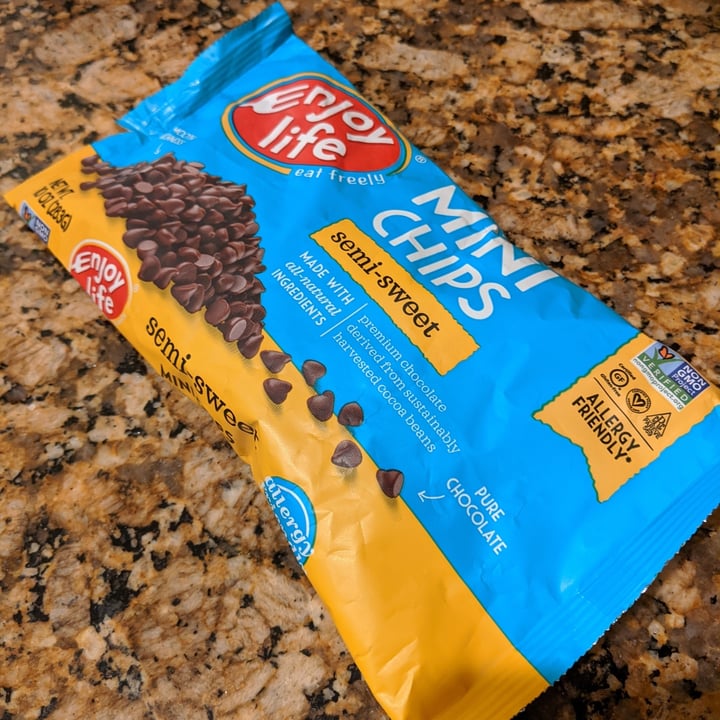 photo of Enjoy Life Semi-Sweet Chocolate Mini Chips shared by @speckledfawn on  29 Apr 2020 - review