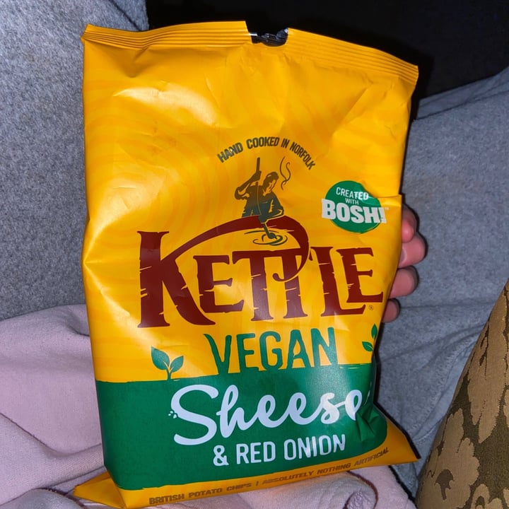 photo of Kettle Vegan Sheese & Red Onion shared by @lewthevegan on  03 May 2020 - review