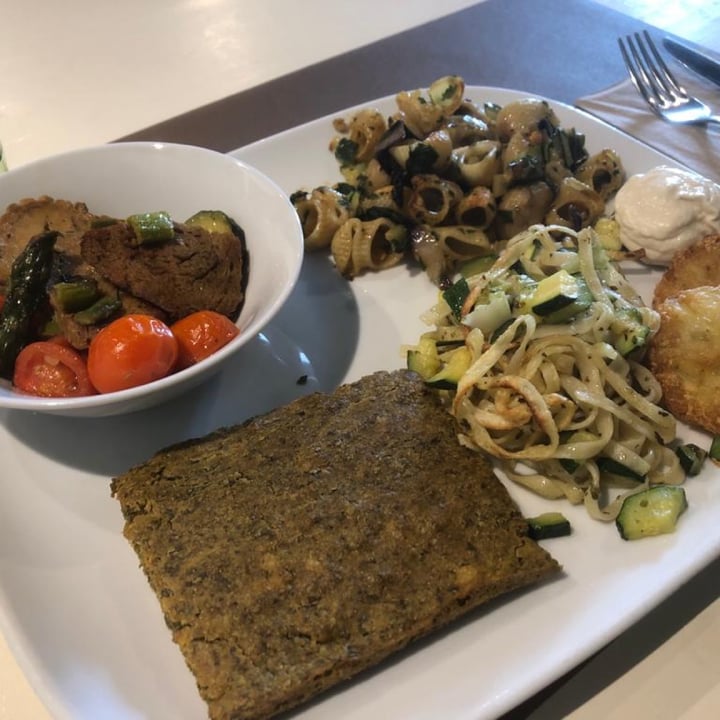 photo of Food Love Mix di primi shared by @astrid269 on  18 Sep 2022 - review