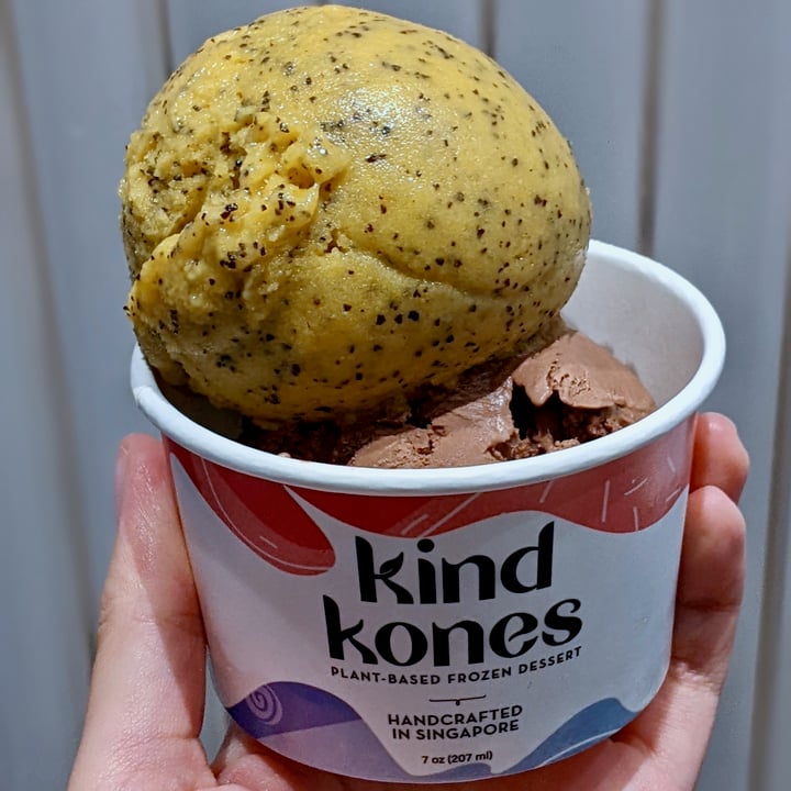 photo of Kind Kones i12 Katong Salted Chocolate Chip shared by @xinru-t on  04 May 2022 - review