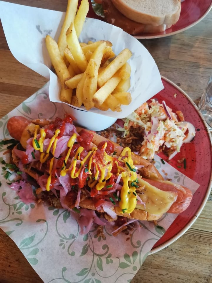 review photo of Porto Lounge Moving Mountains Hot Dog shared by @crazycarrot on 09 Feb 2020 - review