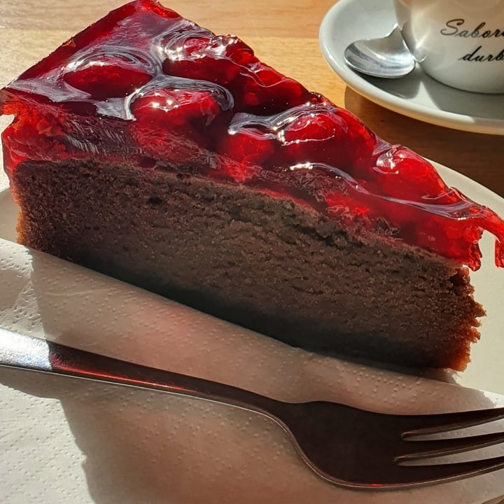 photo of Café La Mouche Vegane Himbeertorte shared by @shantifranca on  25 Apr 2022 - review