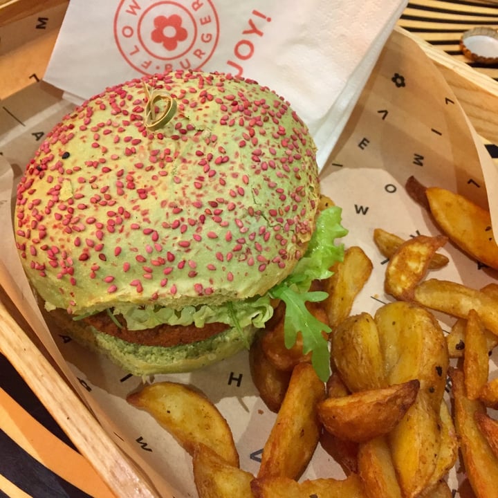 photo of Flower Burger Elf burger shared by @azuki on  13 Dec 2022 - review