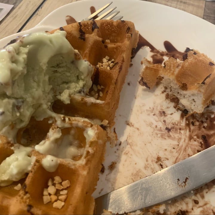 photo of WS Deli Experience Store Mint Mia Mia Ice Cream with Waffles shared by @iamyoda on  09 Apr 2022 - review