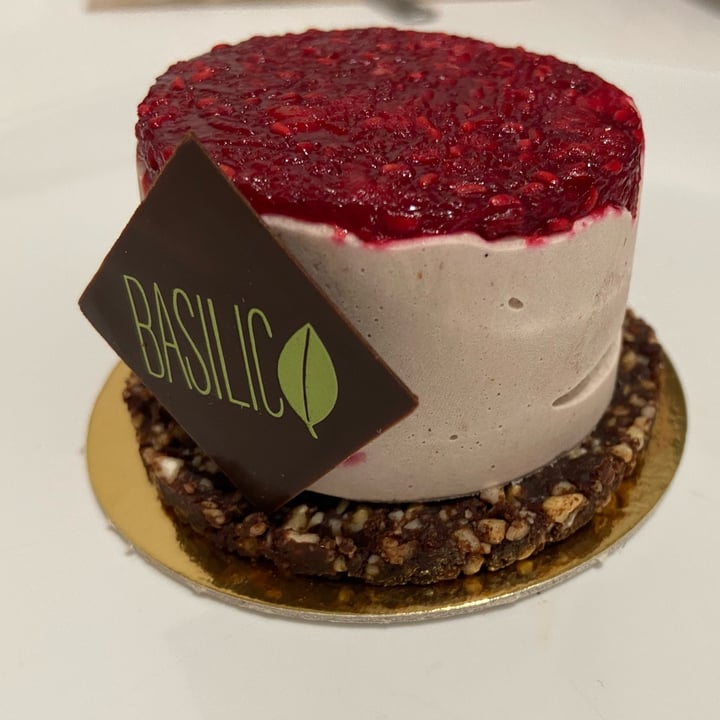 photo of Basilico Food Vegan mini cake lampone shared by @aletozzi on  10 Mar 2022 - review