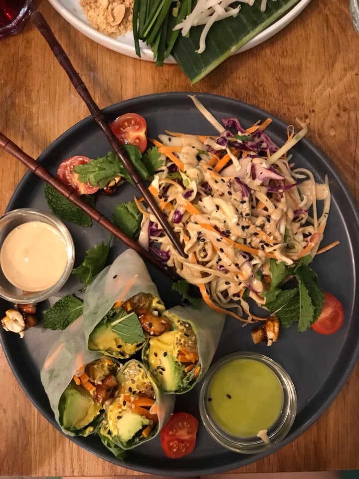 review photo of KOKO GREEN Vegan & Raw food Summer Rolls And Noodles shared by @veggiessisters on 15 Dec 2019 - review