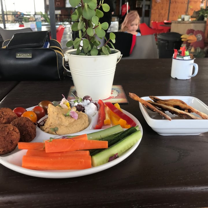 review photo of Asher's Corner Cafe @ Ashers Farm Sanctuary Hummus platter shared by @timothyl on 19 Dec 2020 - review