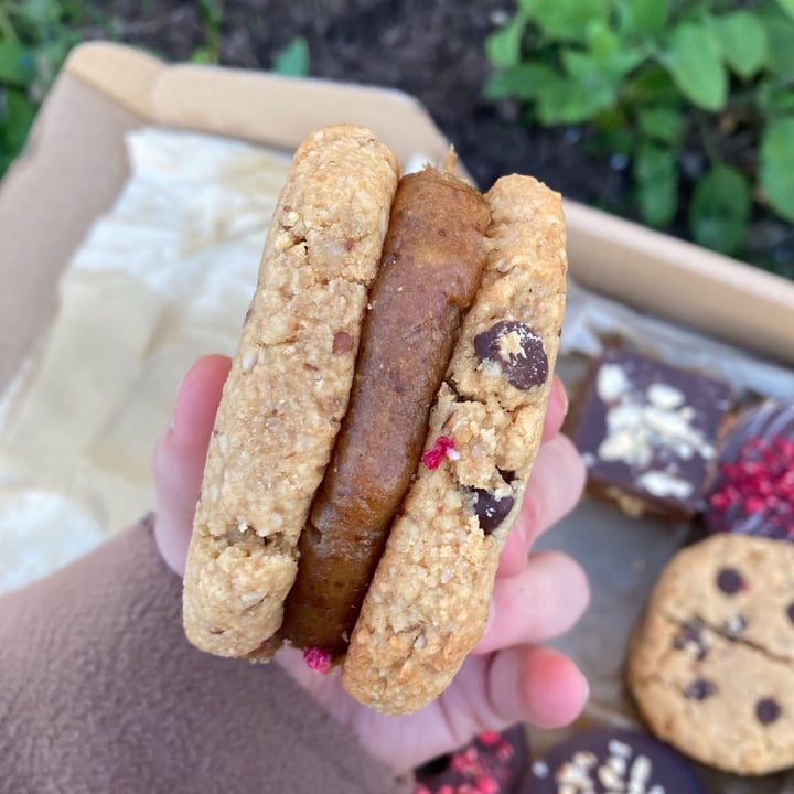 photo of Treatnatural Caramel cookie shared by @lquattro41 on  27 Mar 2022 - review