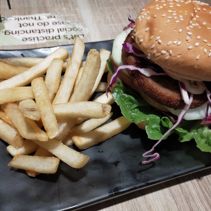 photo of Greendot Vivocity Lentil Mushroom Burger W Tahini Sauce shared by @mummyherbivore on  02 Oct 2020 - review