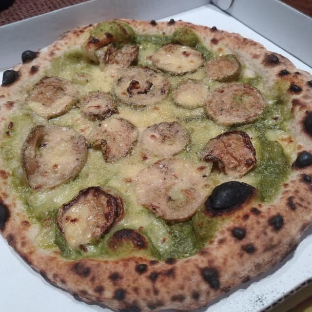 Photo of the dish “Pizza de abobrinha e pesto”