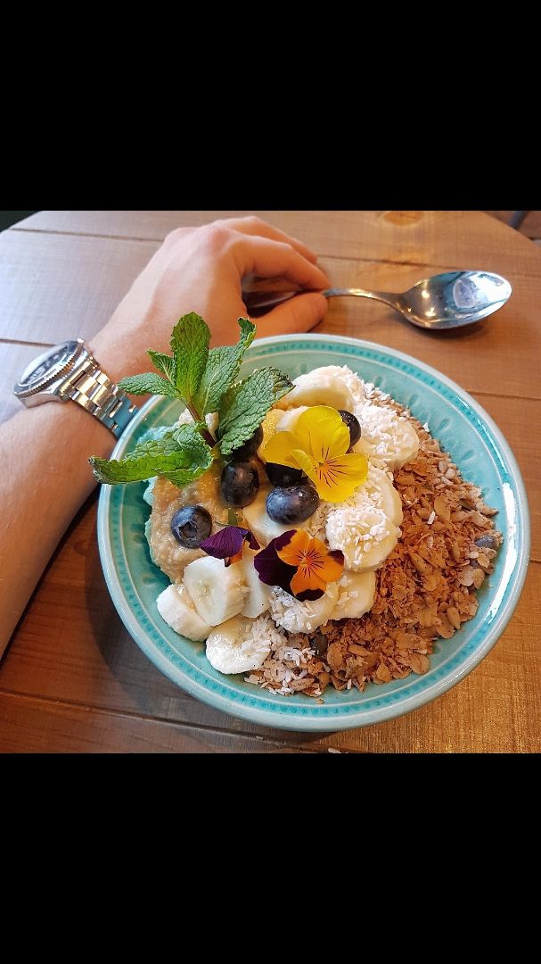 photo of Mahalo Smoothie Bowl shared by @peterhammer on  02 Dec 2018 - review