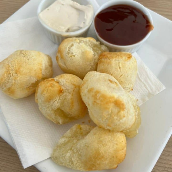 photo of Vegalizzz (Delivery only) Salgadinhos - Bolinha de Queijo shared by @arqvegan on  22 May 2022 - review
