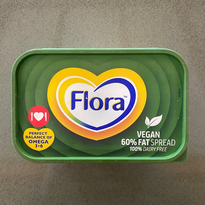 photo of Flora 60% fat spread shared by @ilizemarais on  07 May 2021 - review