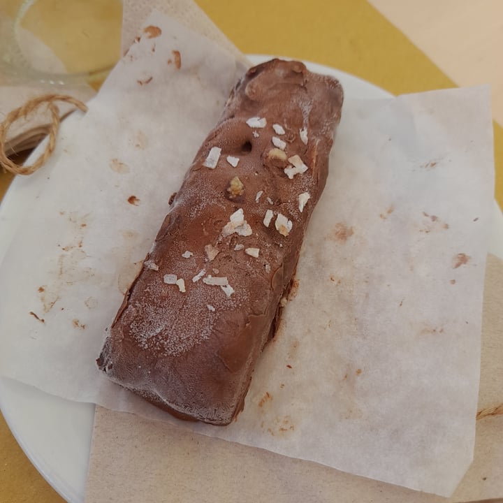 review photo of Holy Beach Snickers al cioccolato shared by @luciacanonero on 30 Jul 2022 - review