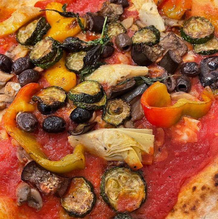 photo of Piccola Ischia Pizza Rossa Con Verdure shared by @eleonora1991 on  28 Sep 2022 - review