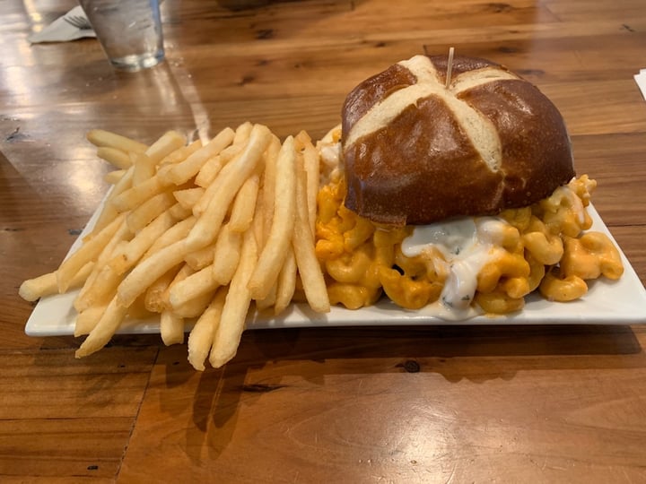 photo of Trio Plant-based Mac Attack shared by @soymilky on  07 Oct 2019 - review