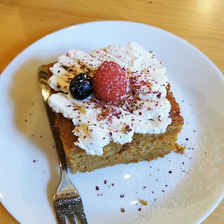 photo of Zazie Verona Carrot Cake shared by @posataverde on  03 Apr 2022 - review