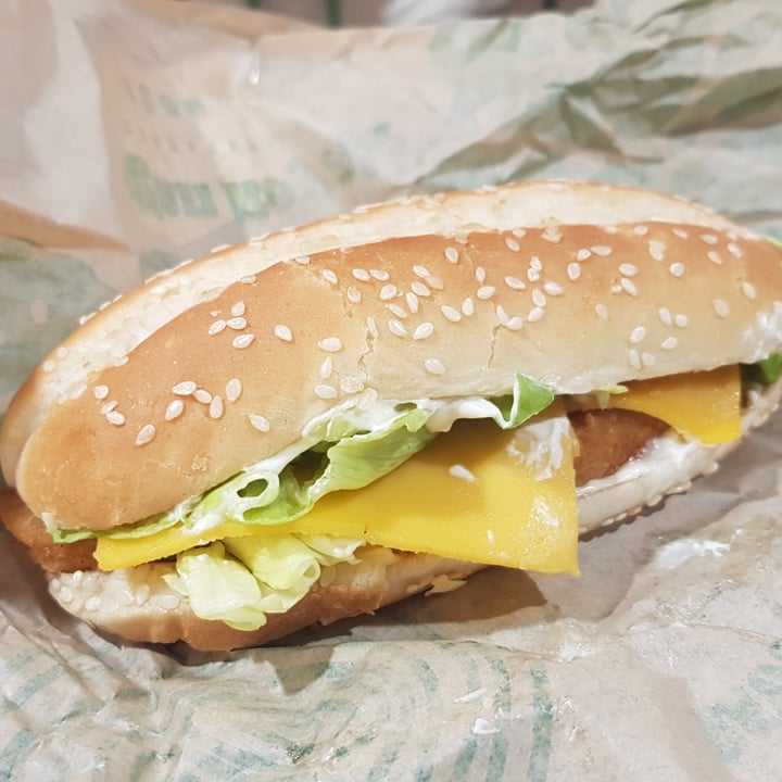 photo of Burger King Leicester Square Vegan Cheeeze Royale shared by @rnp20 on  21 Mar 2022 - review