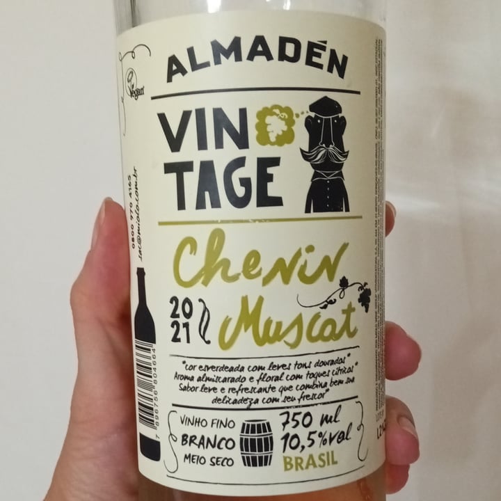review photo of Almadén Vinho Branco Chenin E Muscat shared by @grazimarchezini on 26 Jul 2022 - review