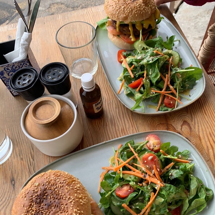 photo of Blended Health Cafe & Catering Veggie Deluxe Burger shared by @semacleod on  28 Dec 2021 - review