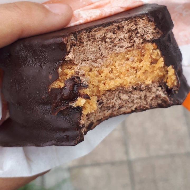 photo of Vega Bon Alfajor de dulce de leche de almendras shared by @avocatto on  17 Feb 2021 - review