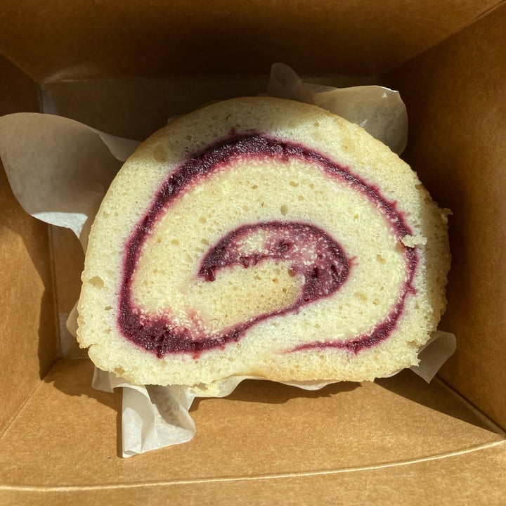 photo of Gluten Free Gem Marionberry Swiss Roll shared by @avecdeschiens on  14 Apr 2022 - review