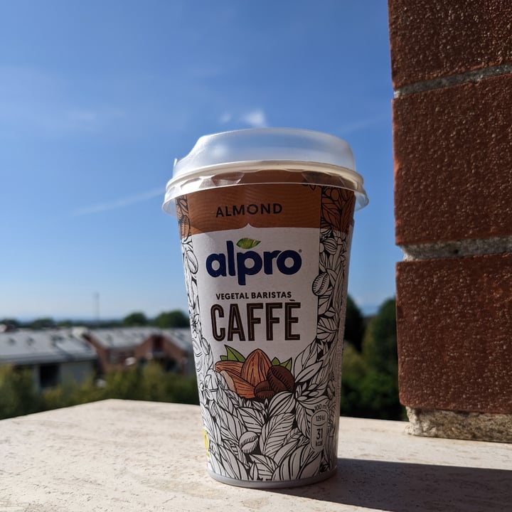 photo of Alpro Almond vegetal baristas caffé shared by @ziamariuccia on  26 Aug 2022 - review