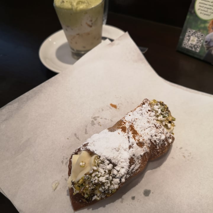 photo of Bar Dolcezza di Cuscunà Temistocle Cannoli shared by @lunad on  04 Aug 2022 - review