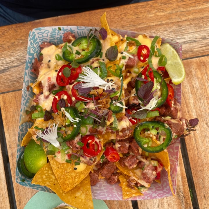 review photo of Vegan Junk Food Bar Nachos shared by @barlaxena on 28 Jul 2022 - review