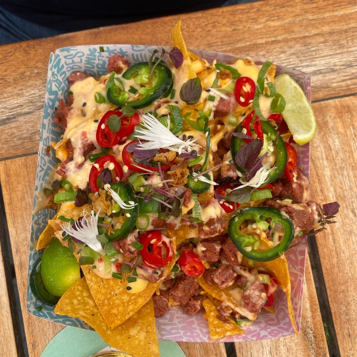 photo of Vegan Junk Food Bar Nachos shared by @barlaxena on  28 Jul 2022 - review