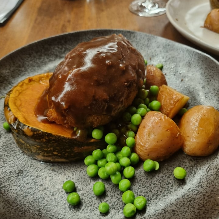 photo of The Cornish Arms Hotel Vegan chicken Kiev shared by @conjuringwanderlust on  22 May 2022 - review