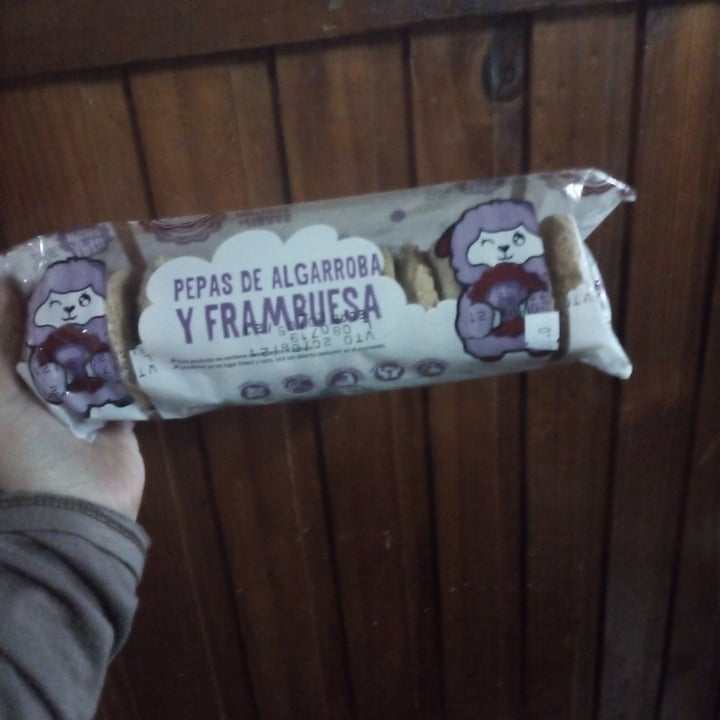 review photo of Kiwicha Pepas de algarroba y frambuesa shared by @magavegan on 15 Jun 2021 - review
