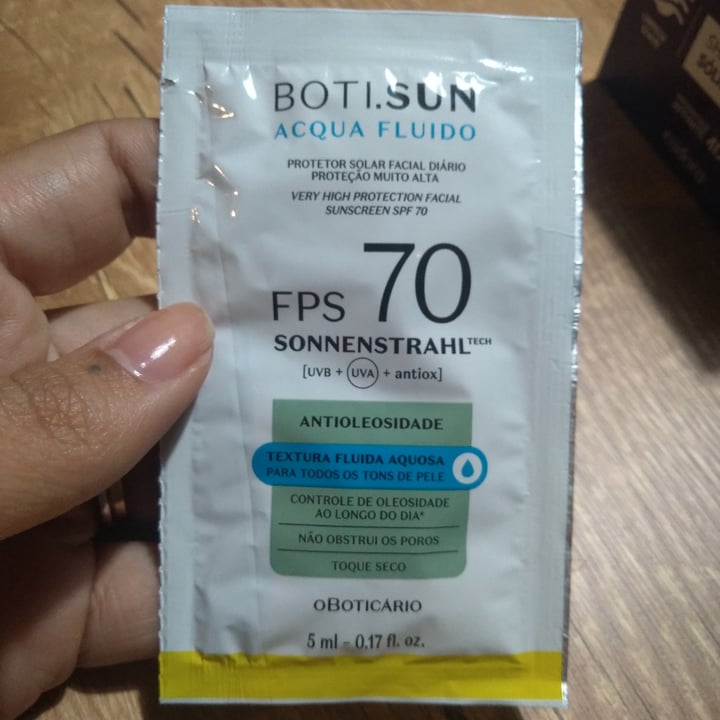 photo of O Boticário protetor solar antioleosidade boti.sun shared by @juliendz on  13 Dec 2022 - review