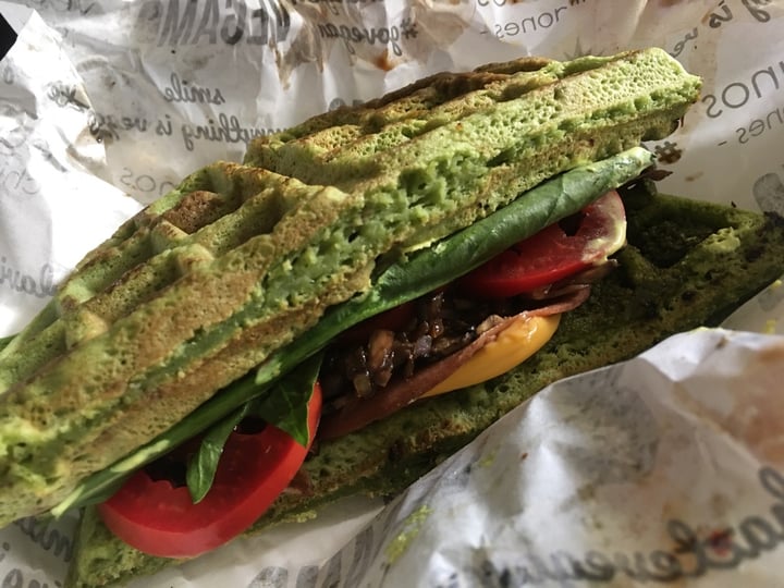 review photo of Vegamo MX Waffle Sandwich Chewbacca shared by @pantereame on 06 Feb 2020 - review