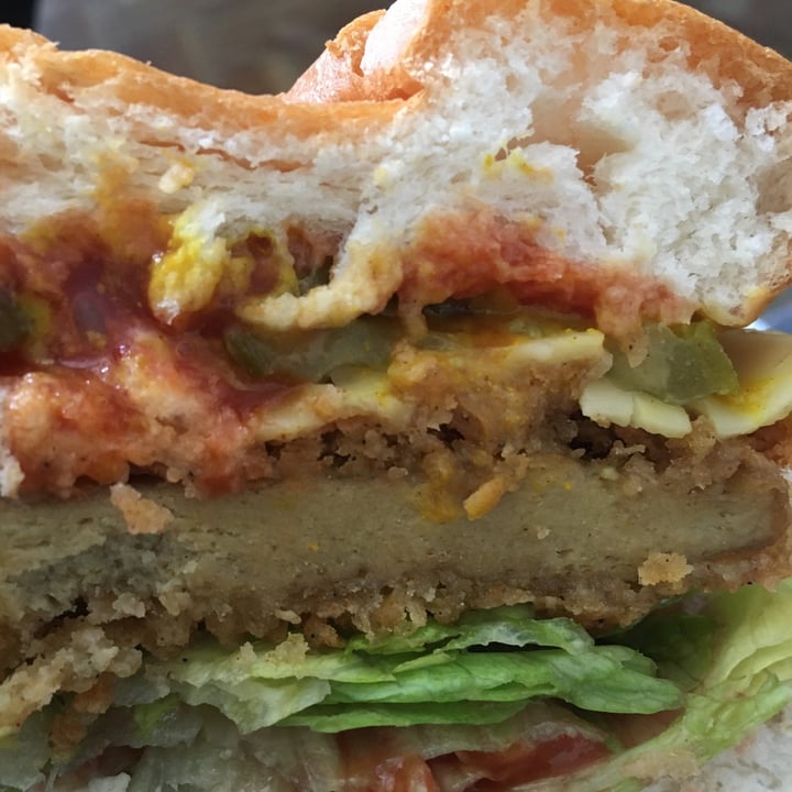 photo of THUNDER VEGAN FOOD Burger Old Skool shared by @sonirohmer on  01 Apr 2021 - review