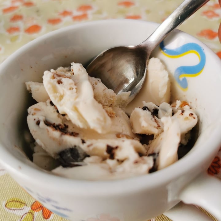 photo of Vemondo  Banana Chunk Ice Cream shared by @vegoloso on  10 Aug 2022 - review
