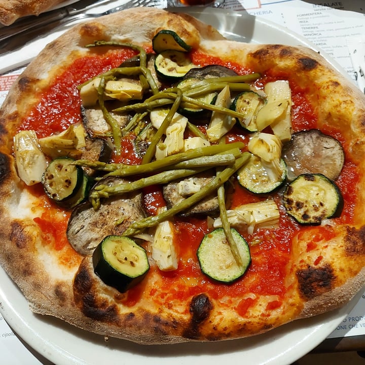 photo of Hasta Luego Pizza vegetariana shared by @giuly06 on  18 Mar 2022 - review