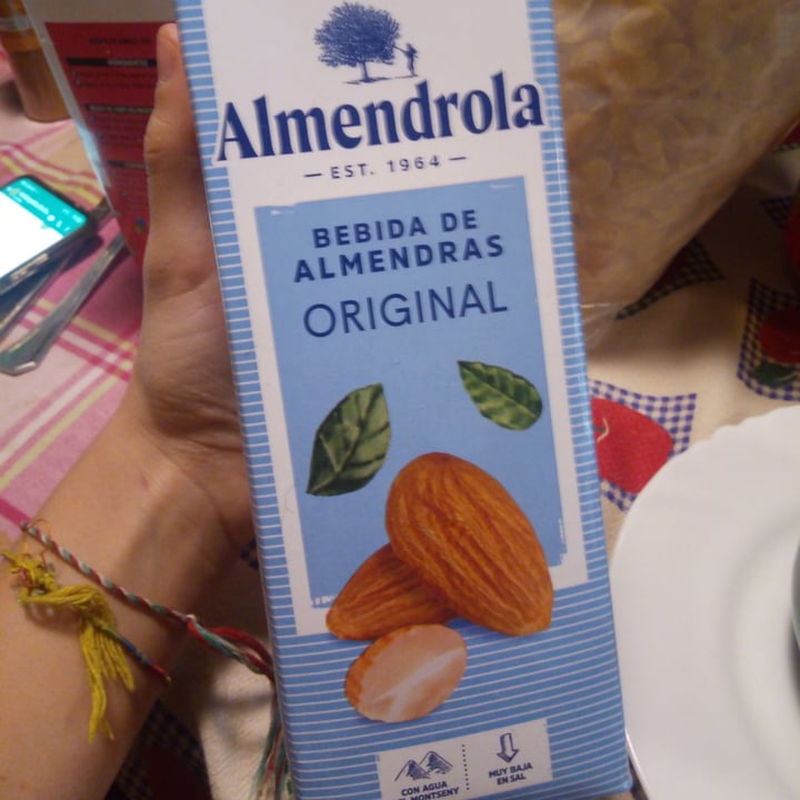 photo of Almendrola Leche De Almendra shared by @maddiurkijo on  24 Apr 2022 - review