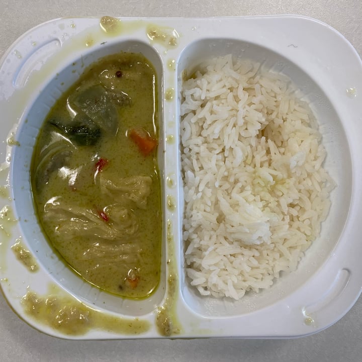 photo of Trader Joe's Thai Green Curry with tofu sheets, vegetables and Jasmine Rice shared by @jackz95 on  09 Dec 2021 - review