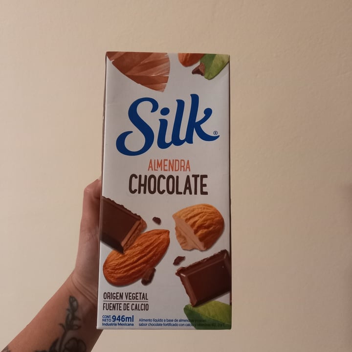 photo of Silk Silk Almendra Chocolate shared by @victoriiiame on  31 May 2022 - review