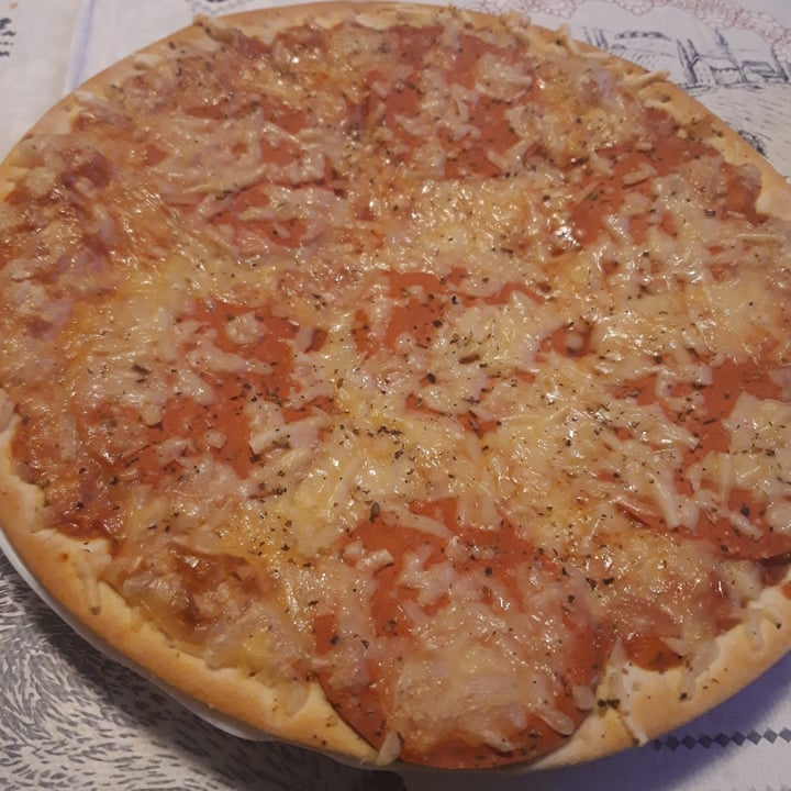 review photo of Vemondo Stonebaked pizza salami style shared by @dejalosquevivan on 13 Mar 2022 - review