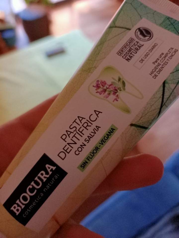 photo of Biocura Dentífrico sin flúor shared by @andrecorn on  08 Mar 2020 - review