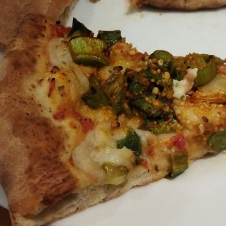 photo of Pop Vegan Food Pizza de Alho Poro shared by @renatafrancapersonal on  07 May 2022 - review